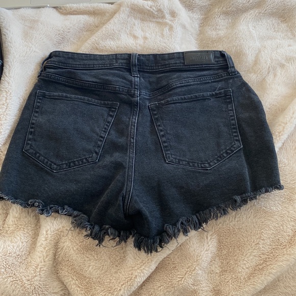 Hollister Jean Shorts - Picture 3 of 4